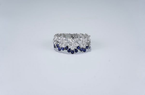 Sapphire oval fruit & diamond leaves bracelet in white gold